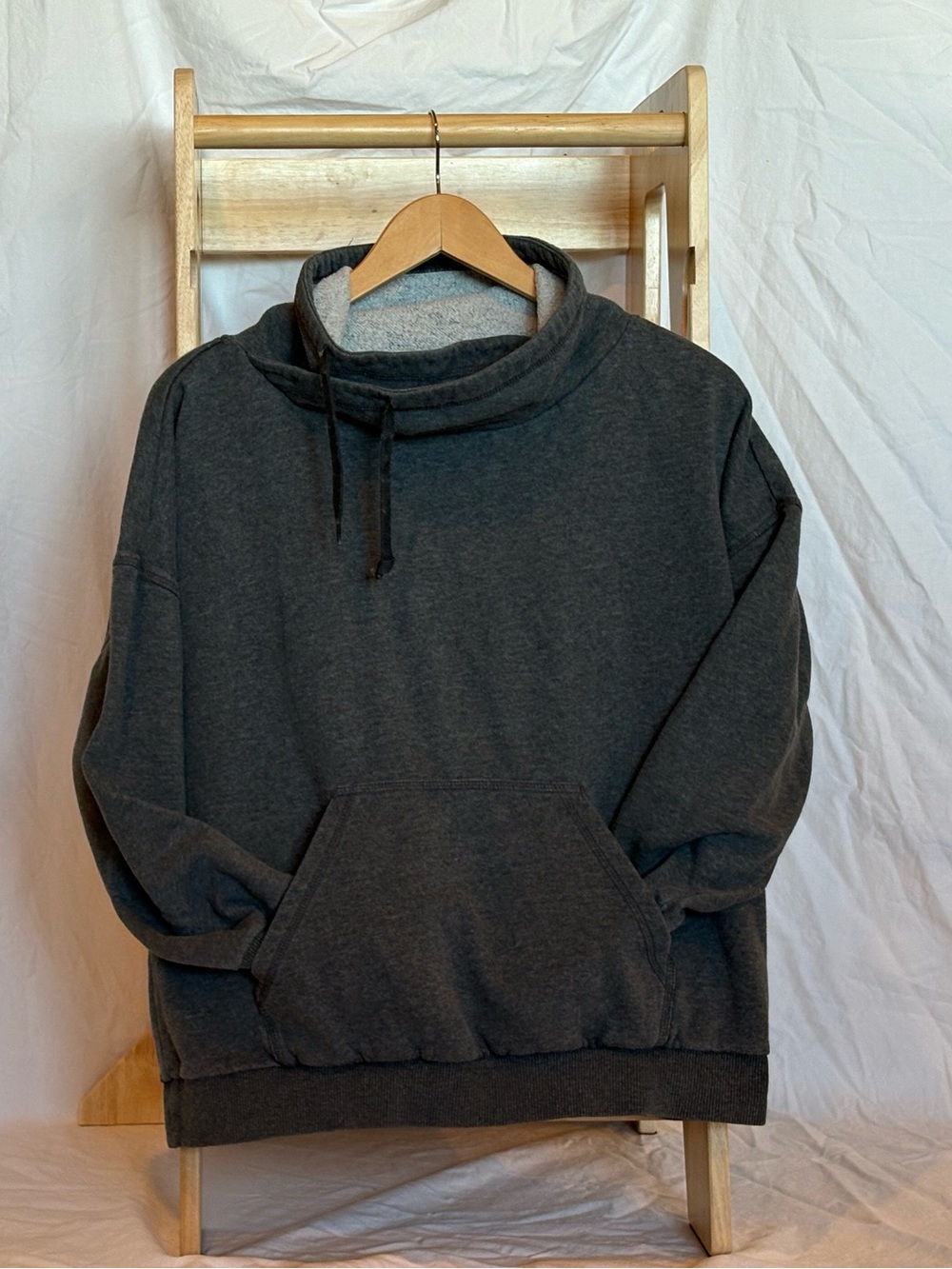 Reebok Women’s Funnel Neck Sweatshirt Grey M